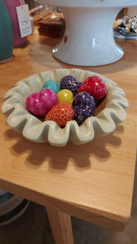 Ruffle bowl