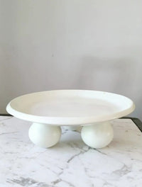 Tri-balled pedestal tray